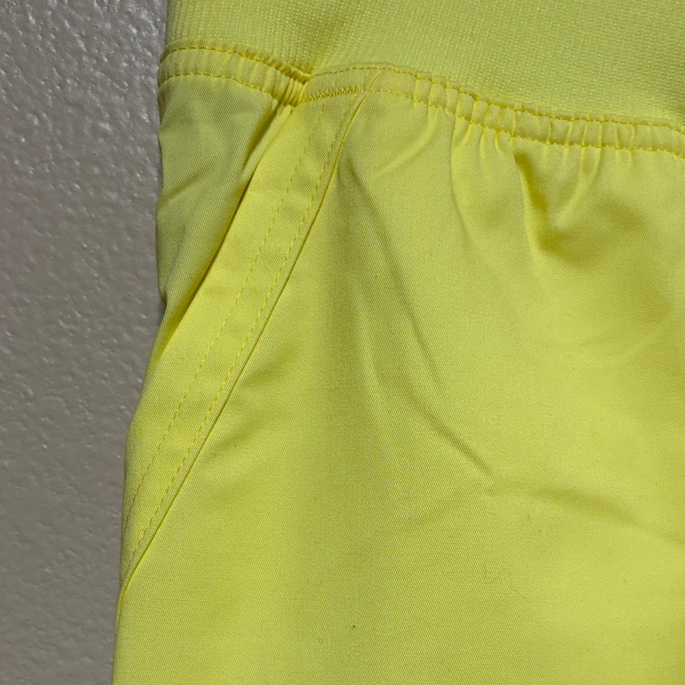 Butter Bright Yellow Women's Nurse Scrub Set - Picture 8 of 9